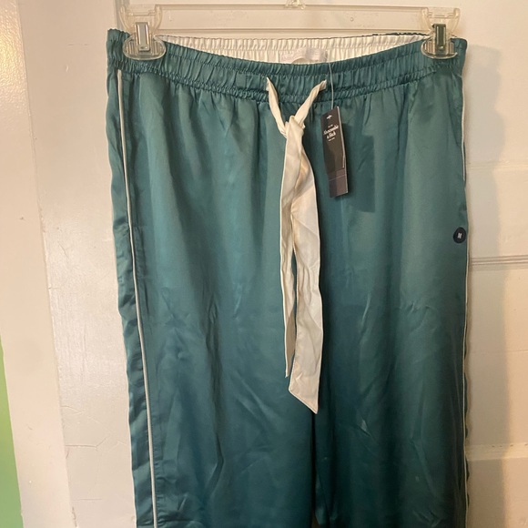 NWT! Abercrombie & Fitch Pajama Pant Satin Bottoms Green Medium - Picture 2 of 16